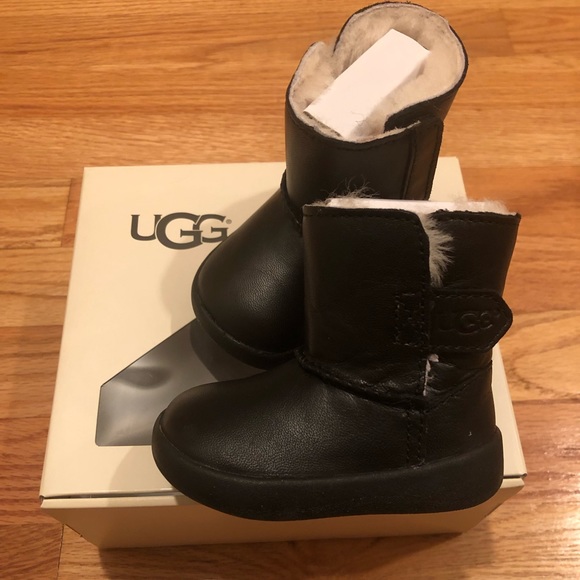 black uggs baby